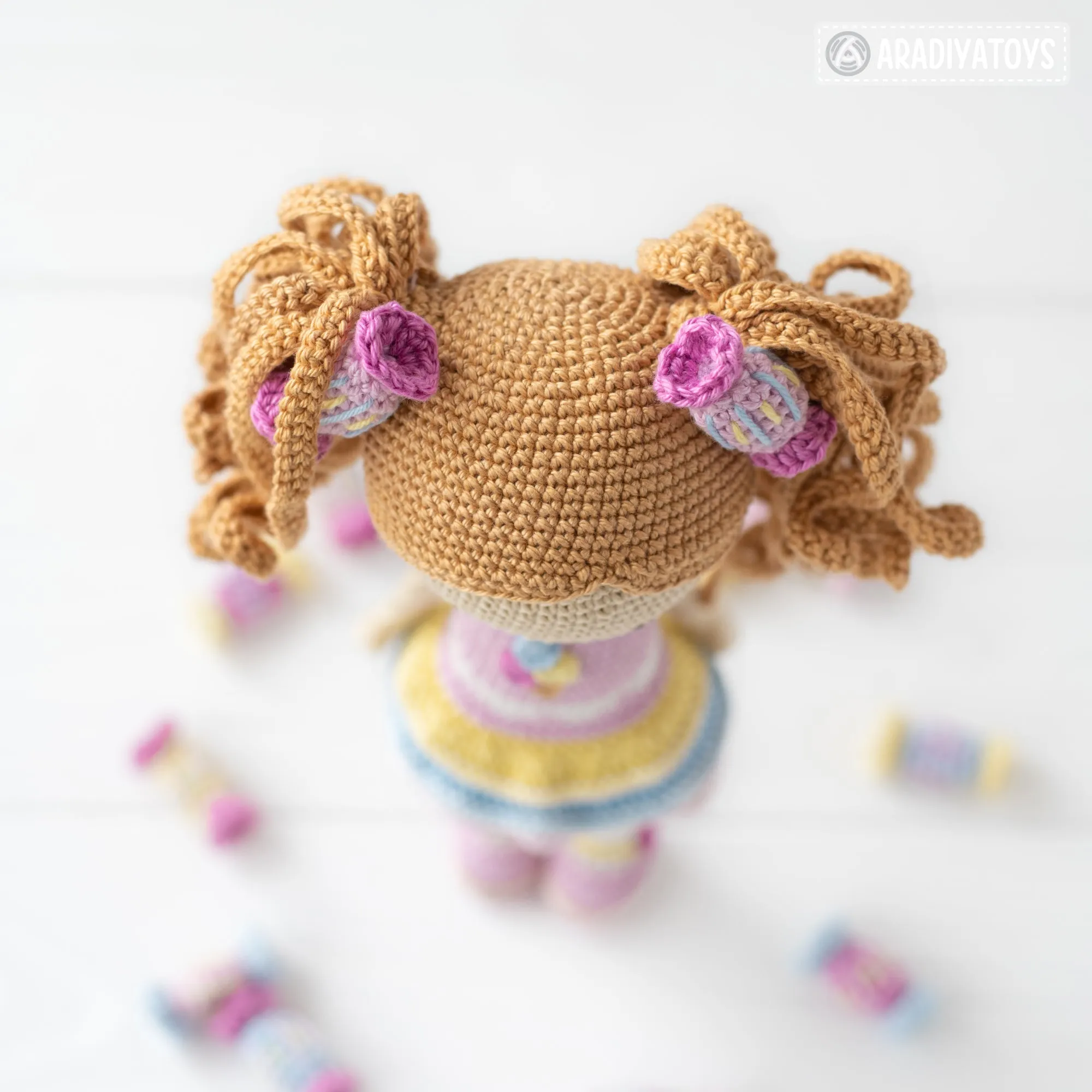 Friendy Candy with Gummy Bear from "AradiyaToys Friendies" collection / crochet pattern by AradiyaToys (Amigurumi tutorial PDF file)