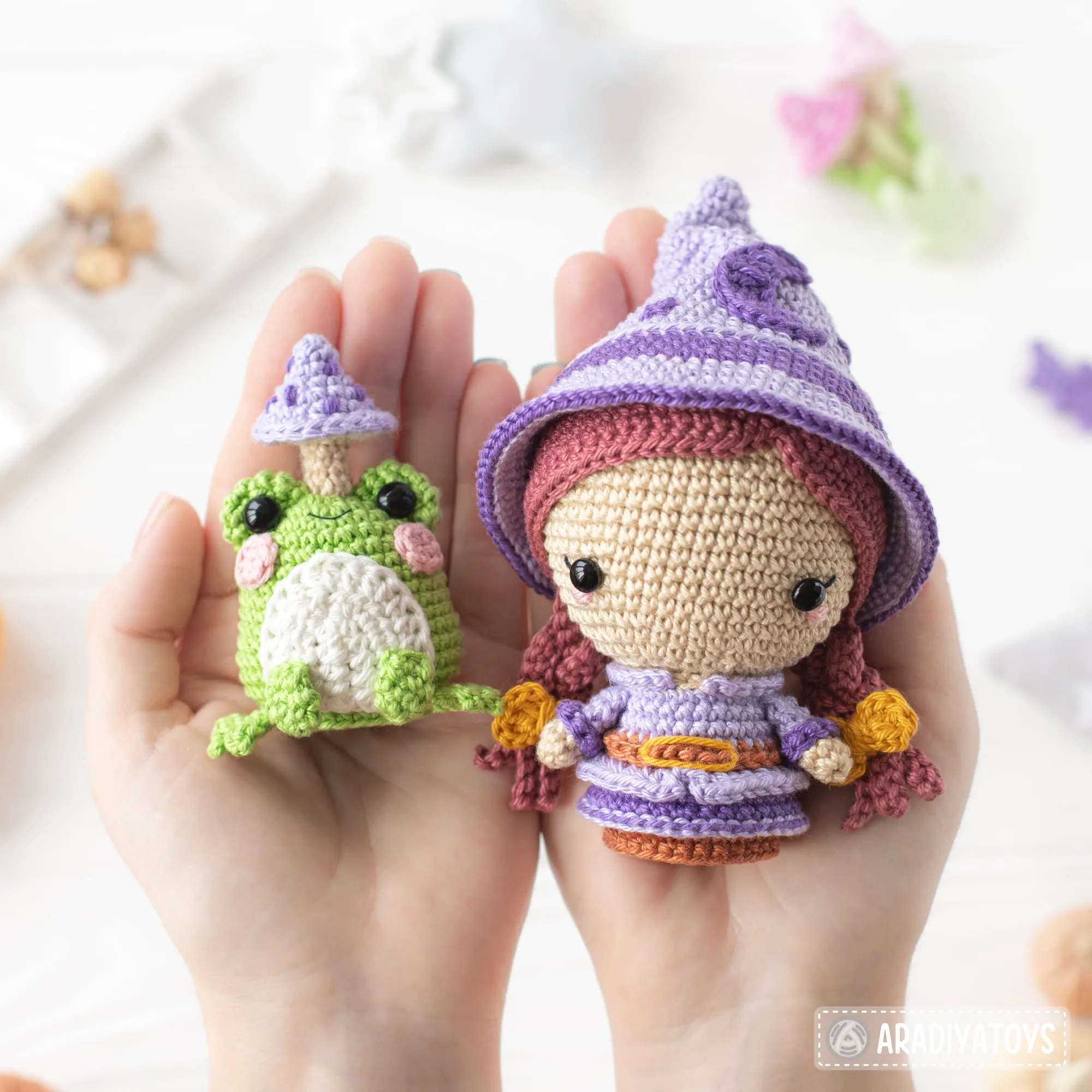 Midnight Swamp from “Mini Kingdom” collection halloween crochet pattern by AradiyaToys Amigurumi tutorial PDF file witch frog venus fly trap