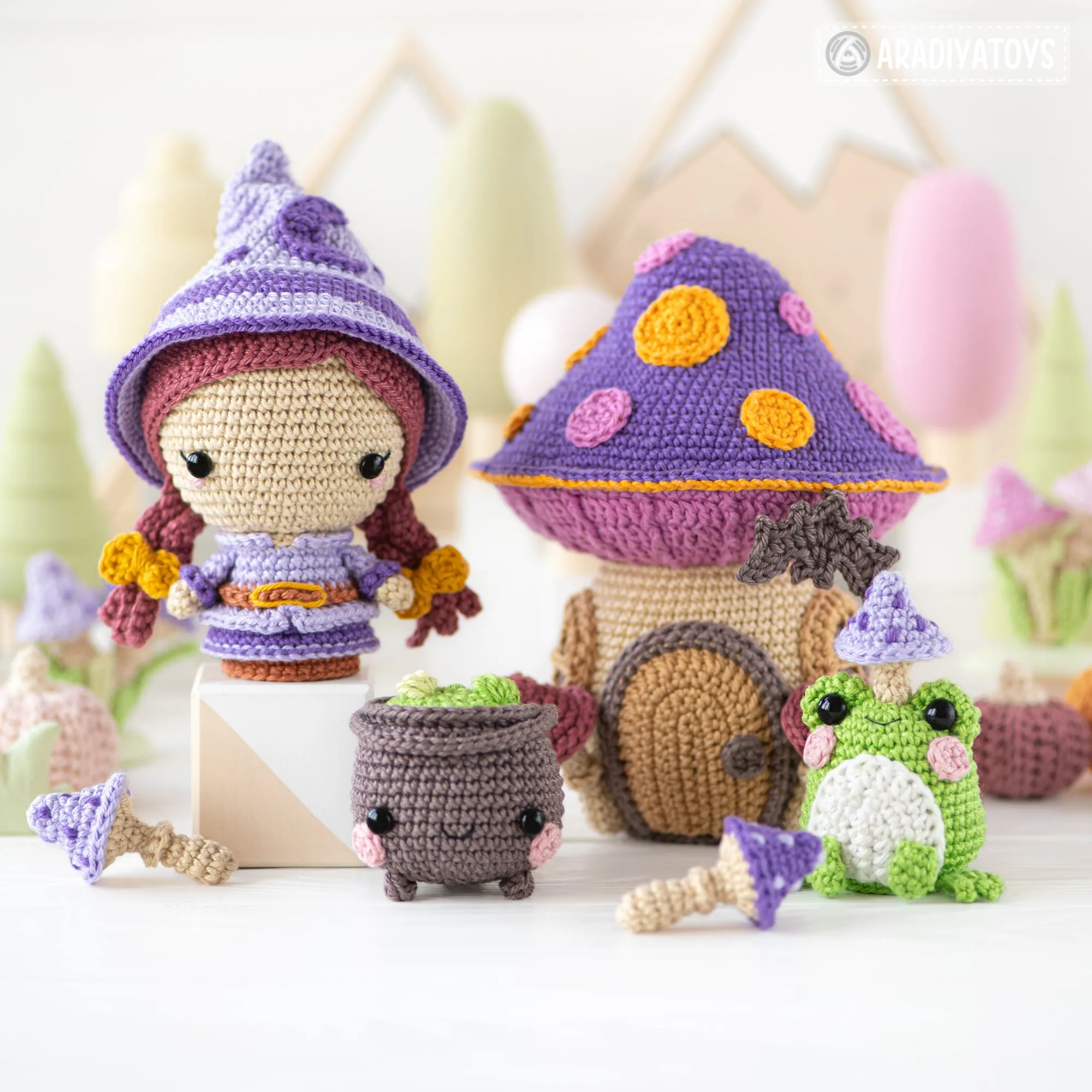 Midnight Swamp from “Mini Kingdom” collection halloween crochet pattern by AradiyaToys Amigurumi tutorial PDF file witch frog venus fly trap