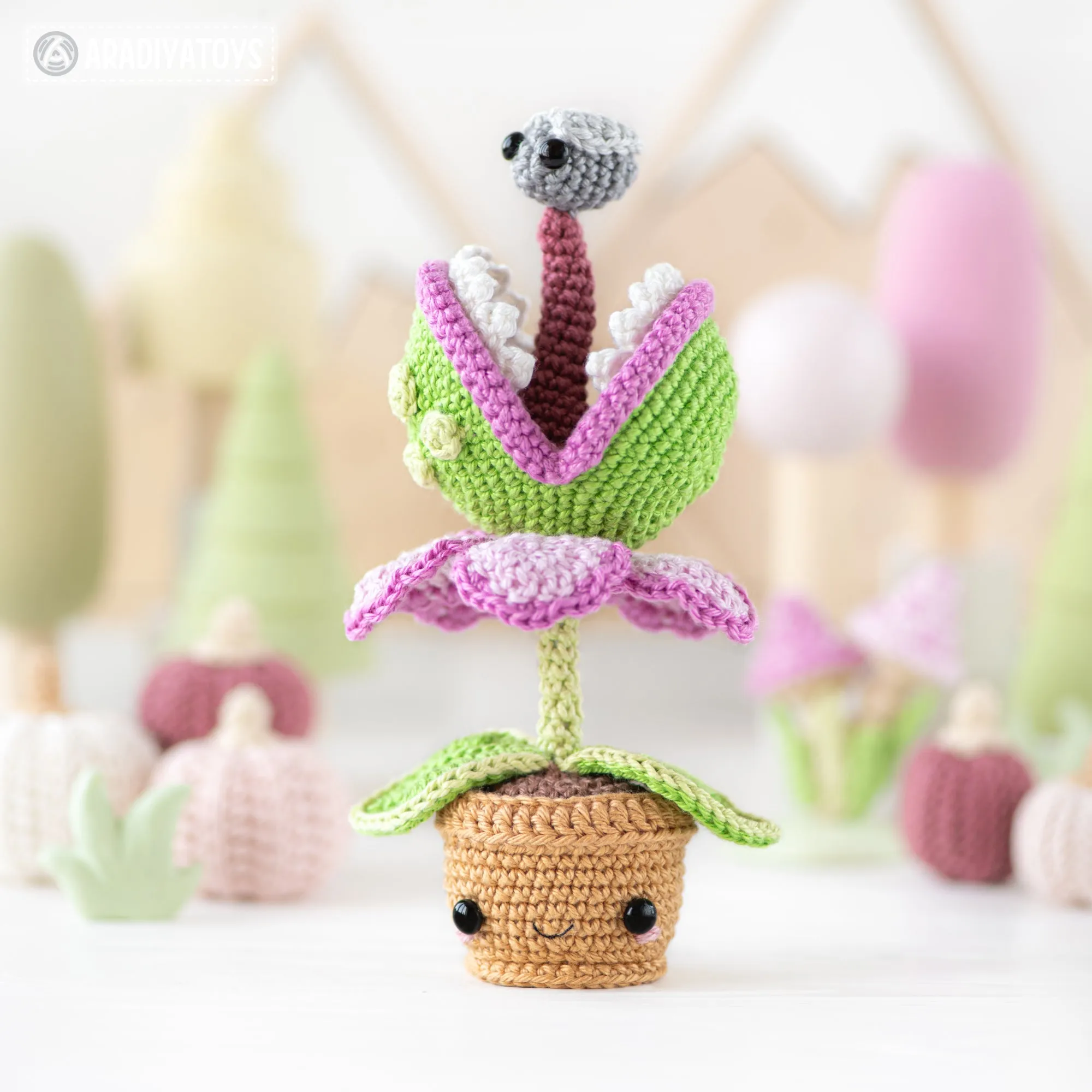 Midnight Swamp from “Mini Kingdom” collection halloween crochet pattern by AradiyaToys Amigurumi tutorial PDF file witch frog venus fly trap