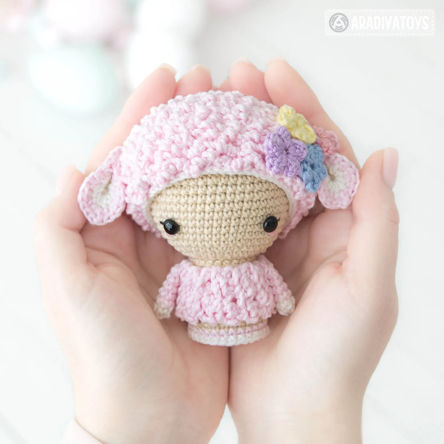 Mini Wendy the Lamb from "AradiyaToys Minis” collection / small doll crochet pattern by AradiyaToys (Amigurumi tutorial PDF file)