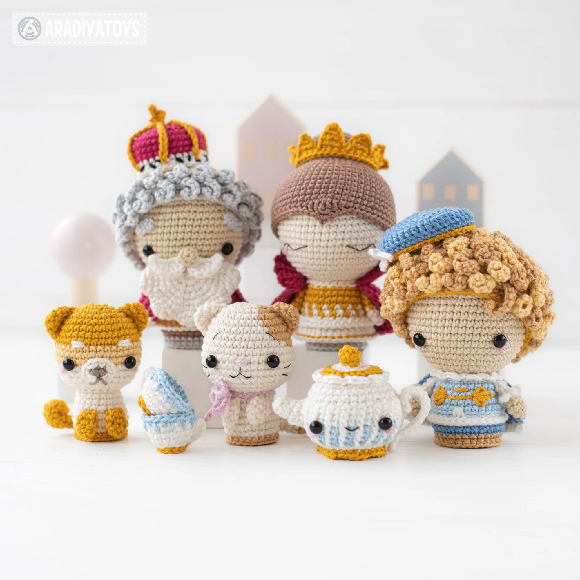 Royal Family from “Mini Kingdom” collection / crochet patterns by AradiyaToys (Amigurumi tutorial PDF file), prince, queen, crochet king