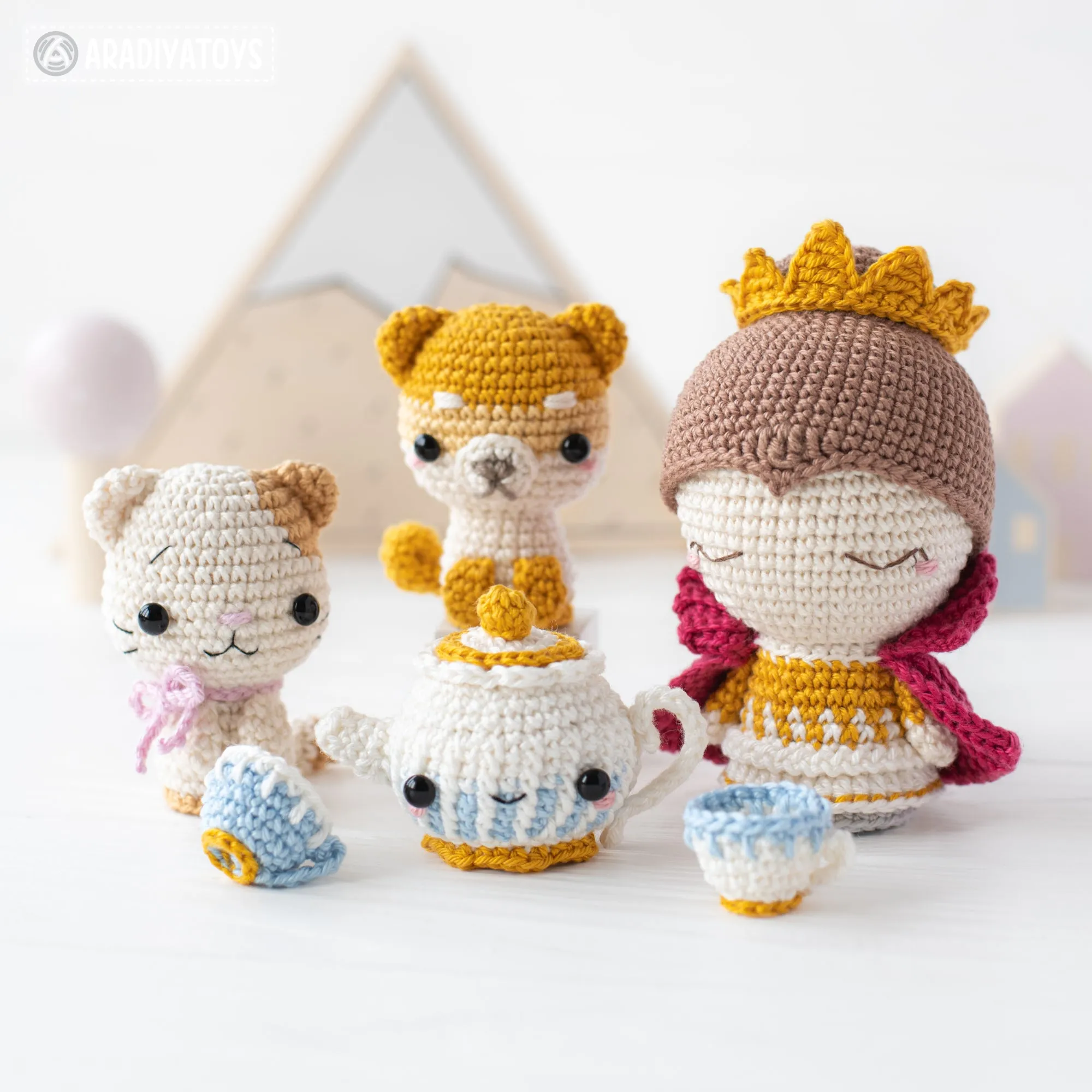 Royal Family from “Mini Kingdom” collection / crochet patterns by AradiyaToys (Amigurumi tutorial PDF file), prince, queen, crochet king