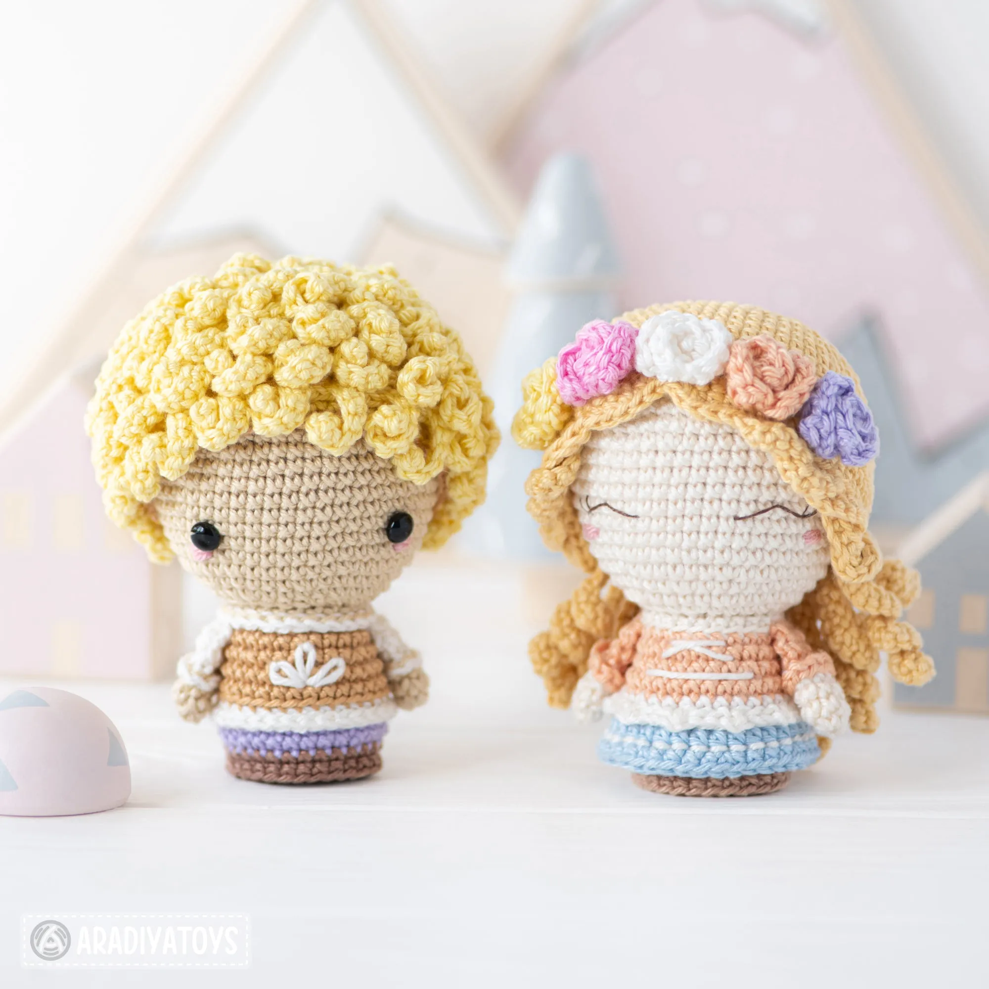 The Lost Prince and Princess from “AradiyaToys Minis” collection / crochet pattern by AradiyaToys (Amigurumi tutorial PDF file)