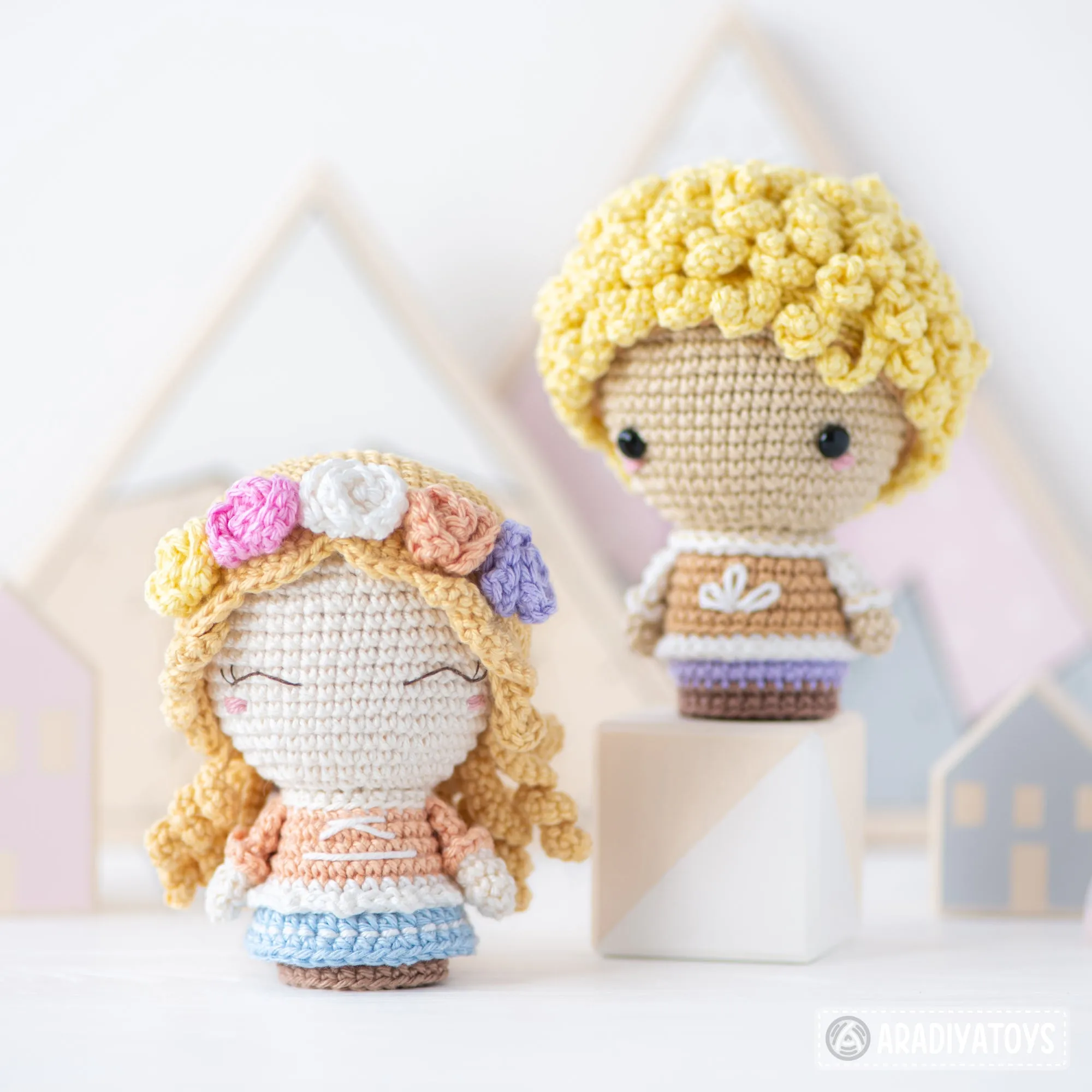 The Lost Prince and Princess from “AradiyaToys Minis” collection / crochet pattern by AradiyaToys (Amigurumi tutorial PDF file)